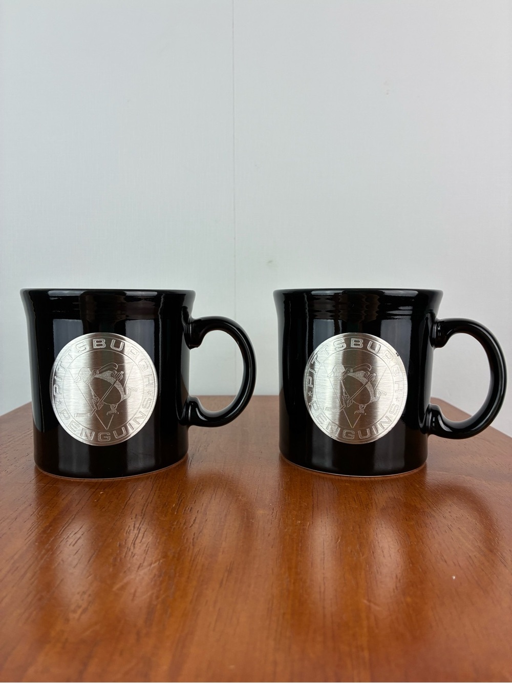 Fiesta set of 2 black ceramic coffe tea mug with metal Pittsburgh penguins Logo
